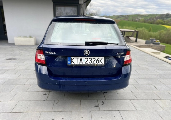 Skoda Fabia cena 31734 przebieg: 225000, rok produkcji 2018 z Chęciny małe 172